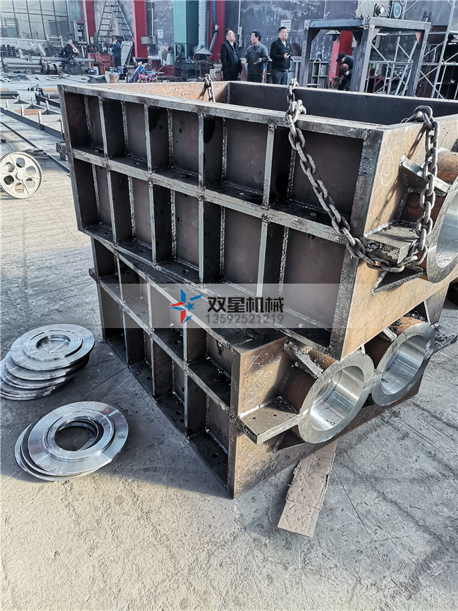 <a href='http://8xqdr.cn/ssxl/10.html' target='_blank'><span>金屬撕碎機</span></a>撕碎箱體實拍