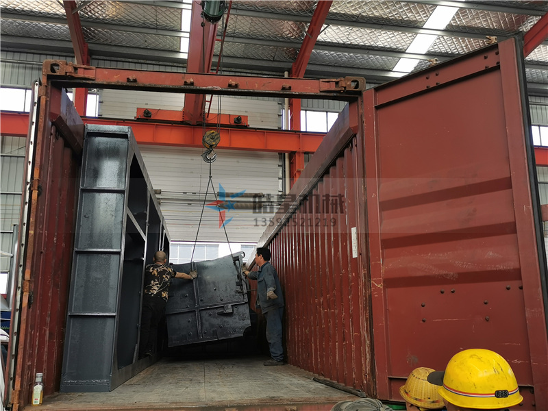 <a href='http://8xqdr.cn/feilv/1660.html' target='_blank'><span>斷橋鋁破碎機(jī)</span></a>設(shè)備出口網(wǎng)南非客戶