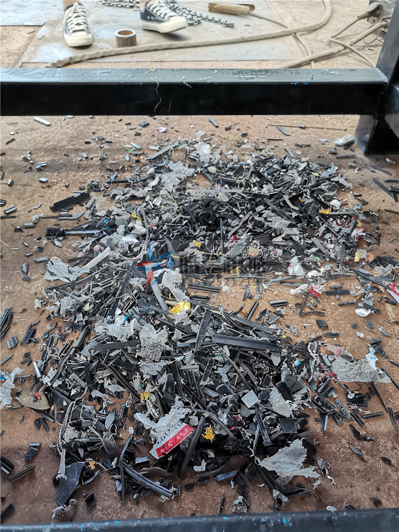 <a href='http://8xqdr.cn/ptsb/1033.html' target='_blank'><span>渦電流分選機(jī)</span></a>|<a href='http://8xqdr.cn/psxl/1278.html' target='_blank'><span>斷橋鋁破碎</span></a>分選效果